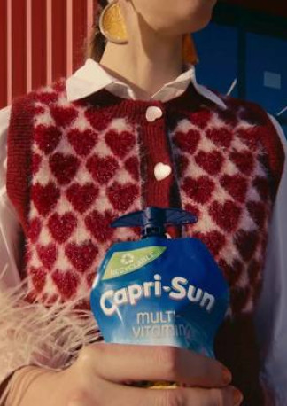 Die grosse Capri-Sun schmeckt, wie ein Statement Piece aussieht!  