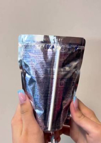 Ihr habt es möglich gemacht 🧡  Capri-Sun Cola ist zurück 🫱🏼‍🫲🏽☀️ #nostalgia #90skids #caprisonne #schulhof #caprisun 